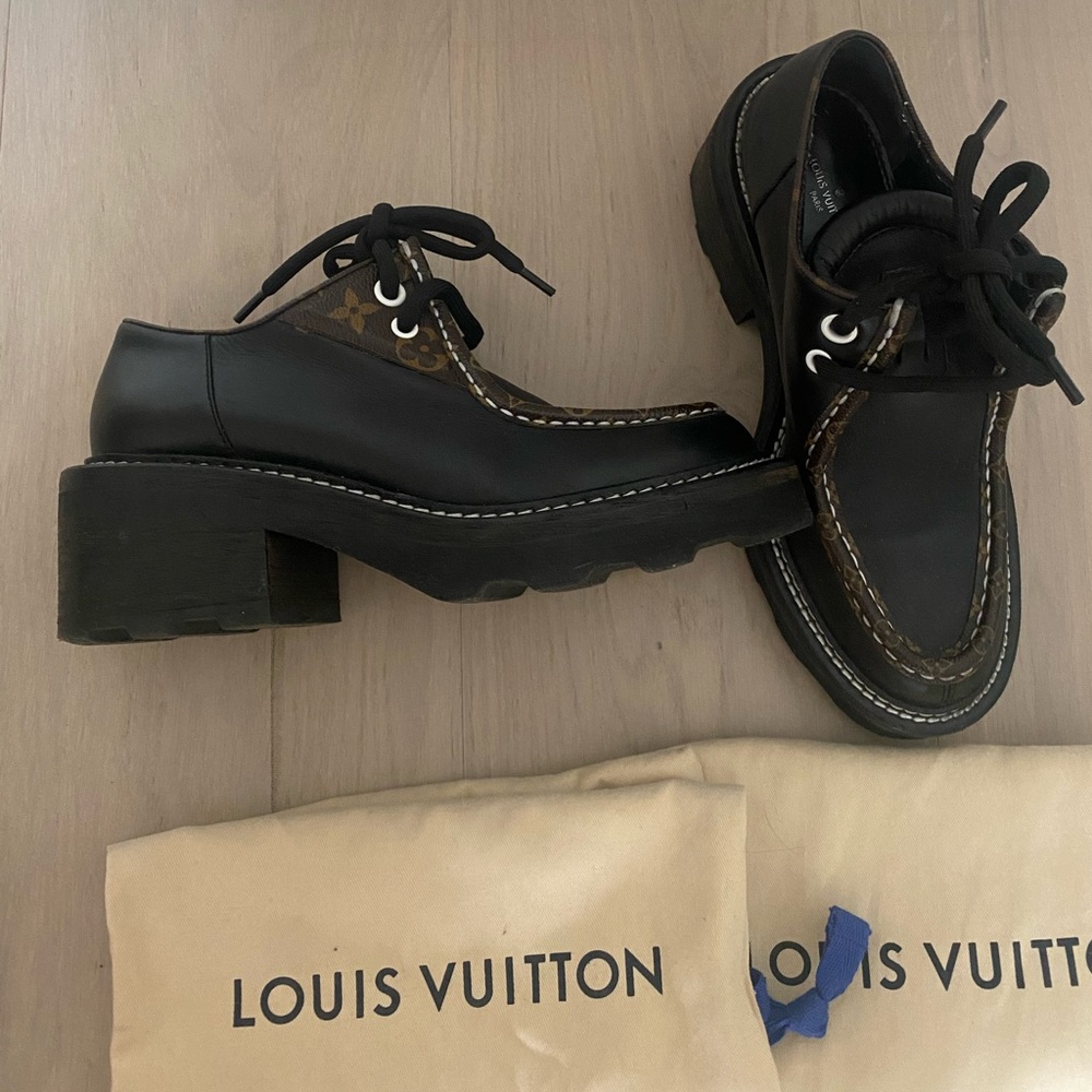 Louis Vuitton Beaubourg cloth lace ups